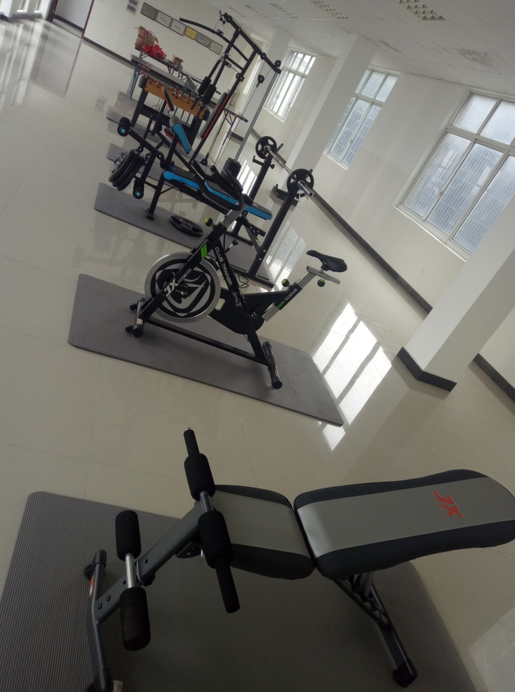 先行电器-健身室